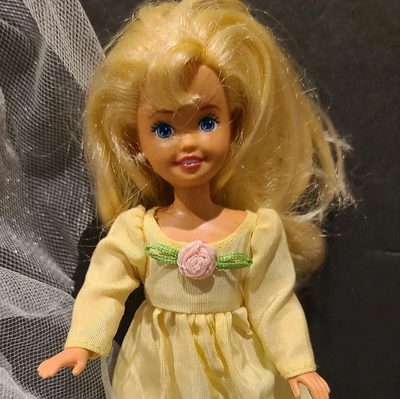 Vintage Barbie wedding party - Picture 3 of 9